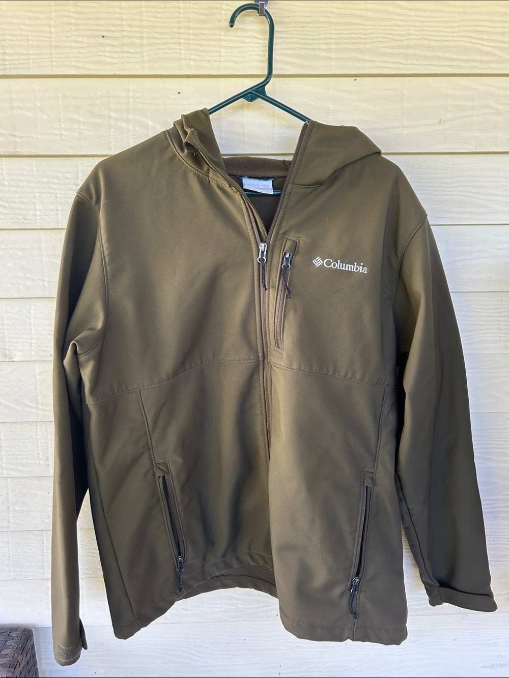 Columbia Men's dark brown Softshell Hooded Jacket.
